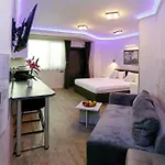 Deluxe 3 Center * בורגאס