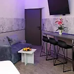 Deluxe 3 Center * בורגאס