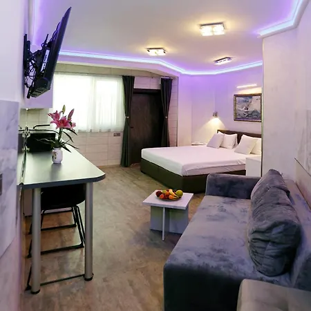 Deluxe 3 Center * بورغاس